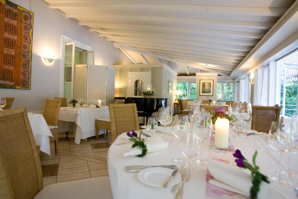 Hotel Restaurant Villa Fayence Wallerfangen Esterno foto